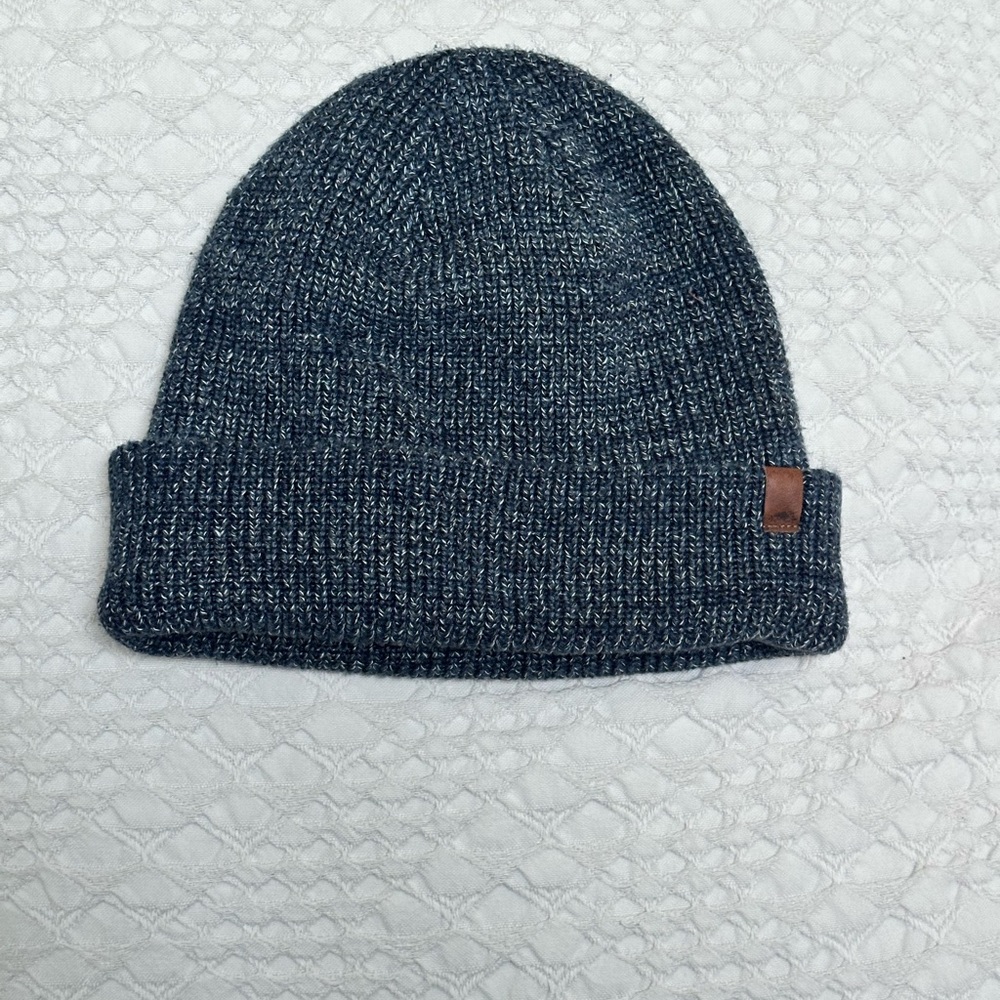 Roots Hamilton Toque - Picture 2 of 6